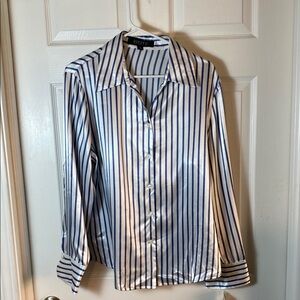 Kasper Women’s Blue and White Striped Button Down